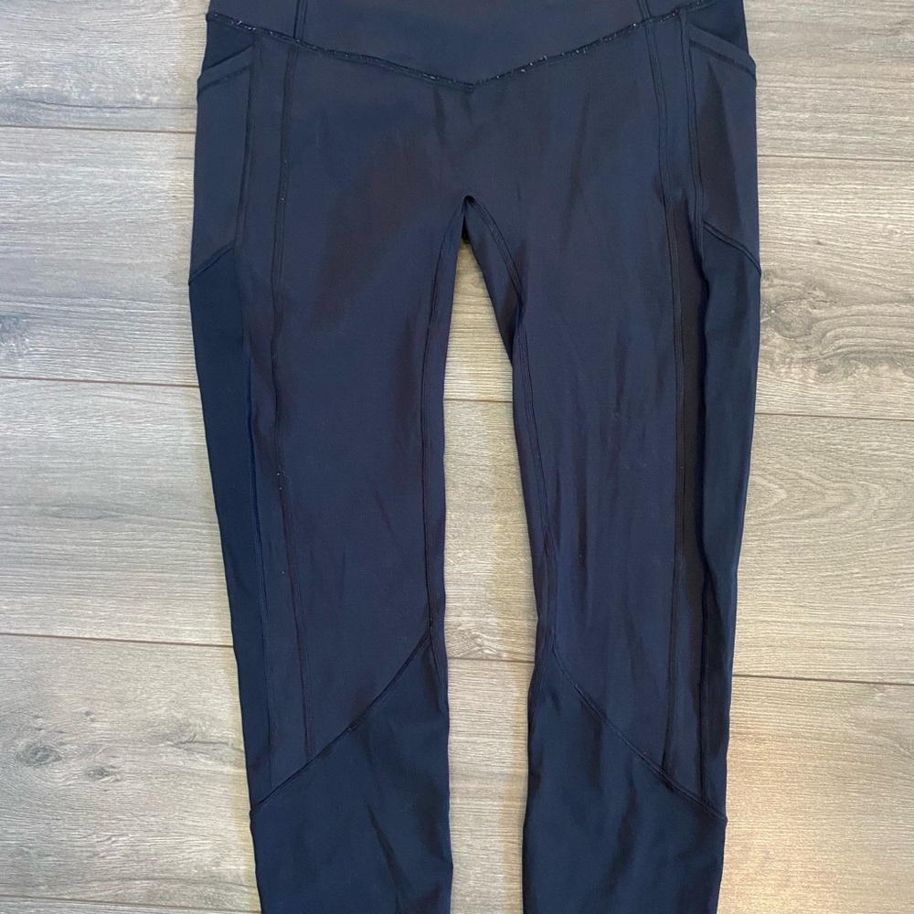 Lululemon Women’s All The Right Places 23” Crop Leggings Size 10 Black